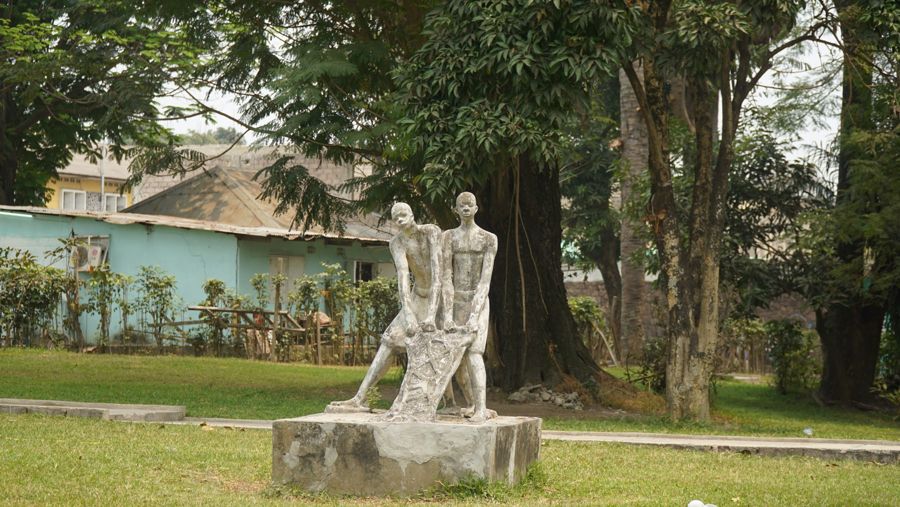 Sculpture sur socle