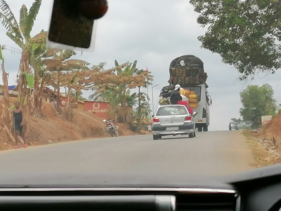 Camion sur la route